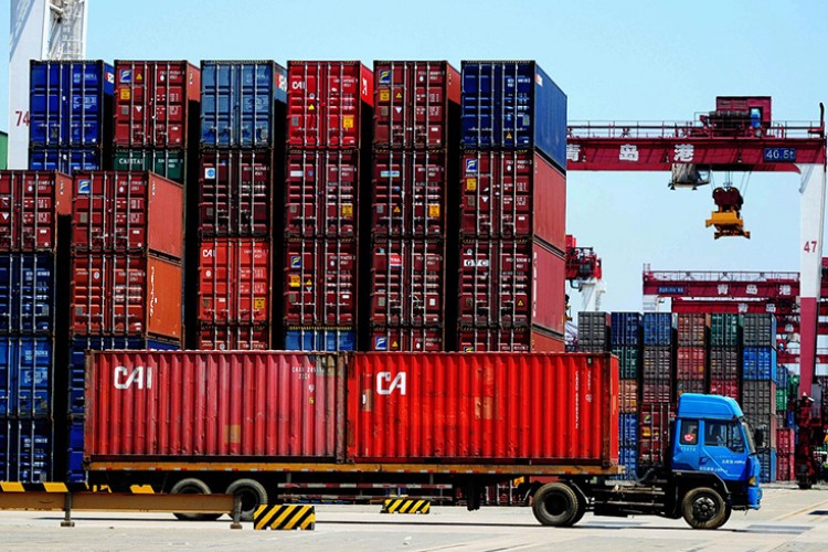 Çin'in ihracatı ve ithalatı mayısta geriledi