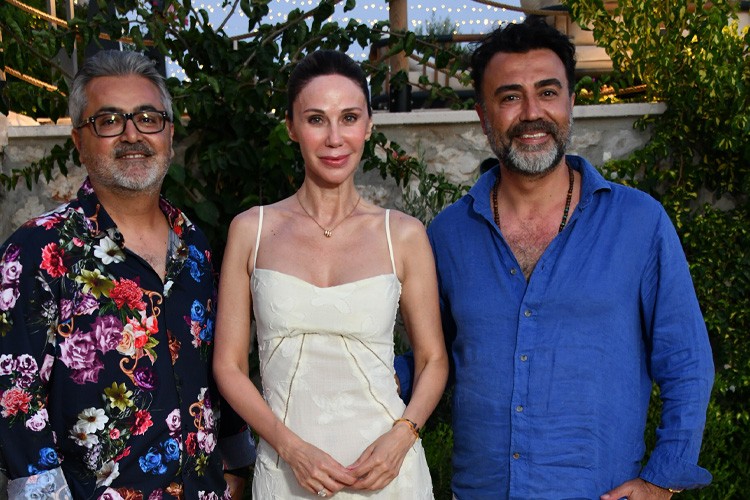 Kalkanlar'da yıldızlar geçidi