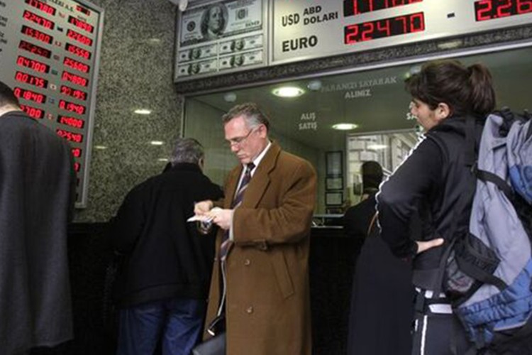 Dolar/TL 47,76 seviyesinden işlem görüyor