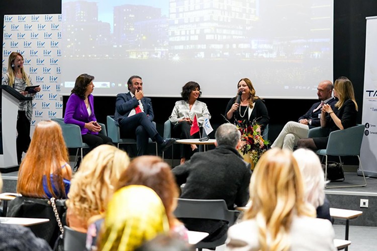 Liv Hospital'dan kadına dair Nilgün Belgün ile sohbet