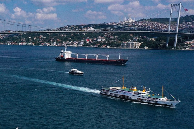 İstanbul Boğazı'na salınan emisyonlar hesaplanacak