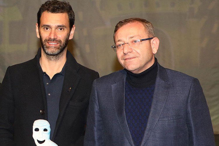 Yine yeni yeniden sanat