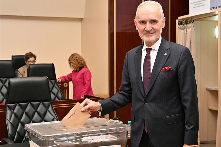 Şekib Avdagiç yeniden İTO Başkanı