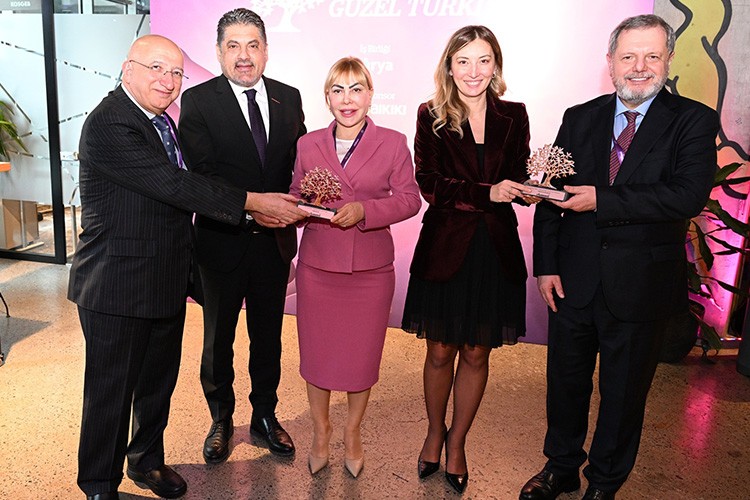 TÜRKONFED ve Türkiye İş Bankası'ndan binlerce girişimci kadına destek