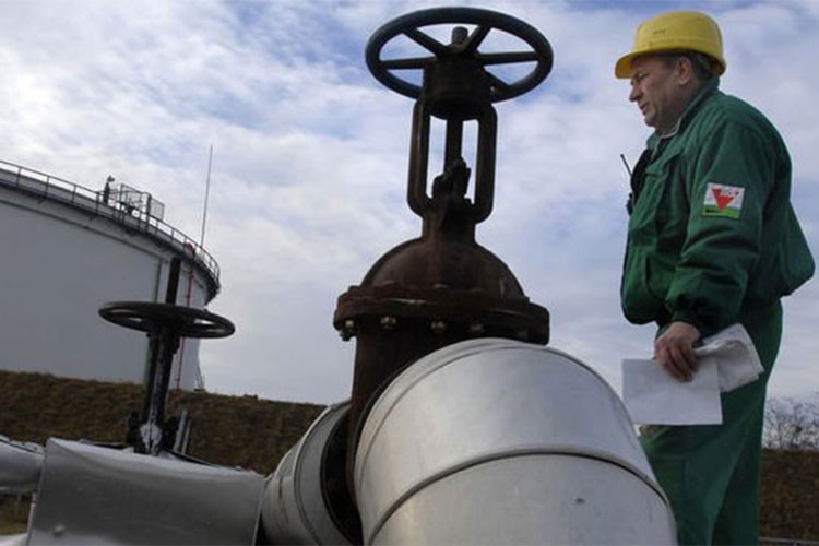 Rusya benzin ihracatına yönelik kısıtlamaları yakında kaldıracak