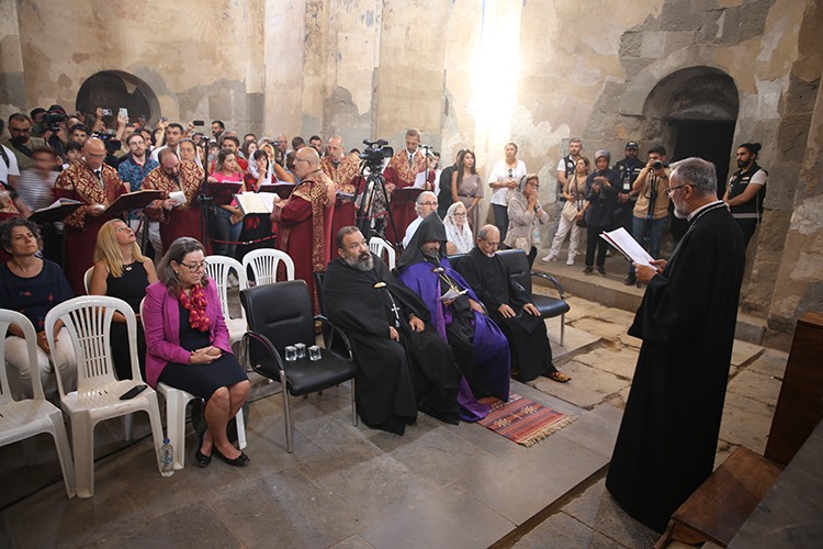 Akdamar Kilisesi'ndeki 11. ayin başladı