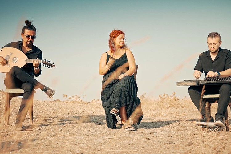 Grup Kehribar'dan kışa naif bir merhaba