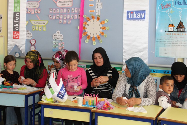 TİKAV ve Akfen Yenilenebilir Enerji'den Kırsaldaki Kadınları Dijital Bilinçlendirme Atağı