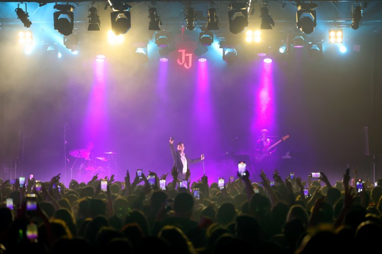 Mert Demir bir haftada 6 ilde konser verdi