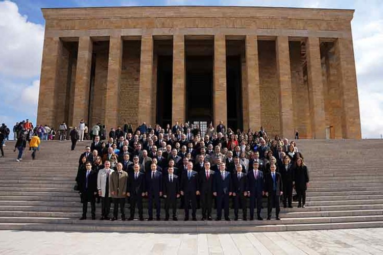 VakıfBank 69. yılını çeşitli etkinliklerle kutladı