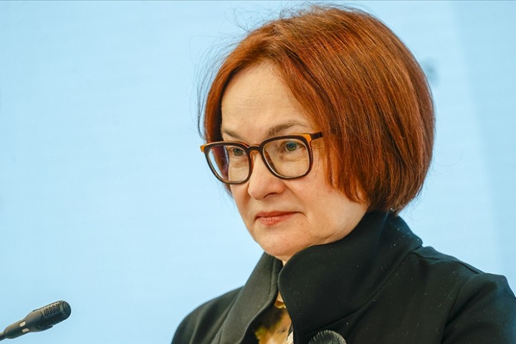 "Küresel mali istikrara yönelik tehditler sürüyor"