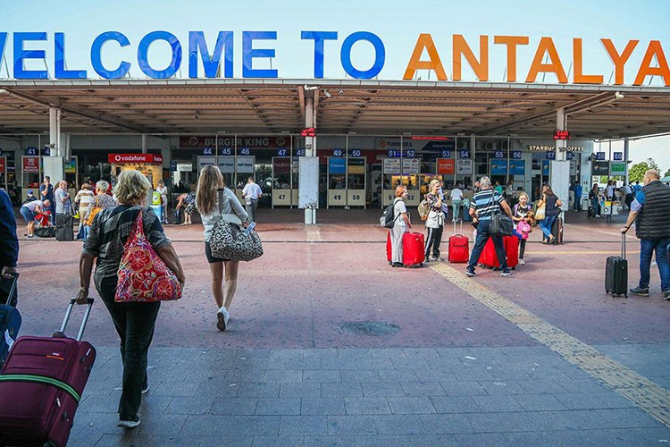 Antalya Havalimanı 5 milyondan fazla yolcuyu ağırladı