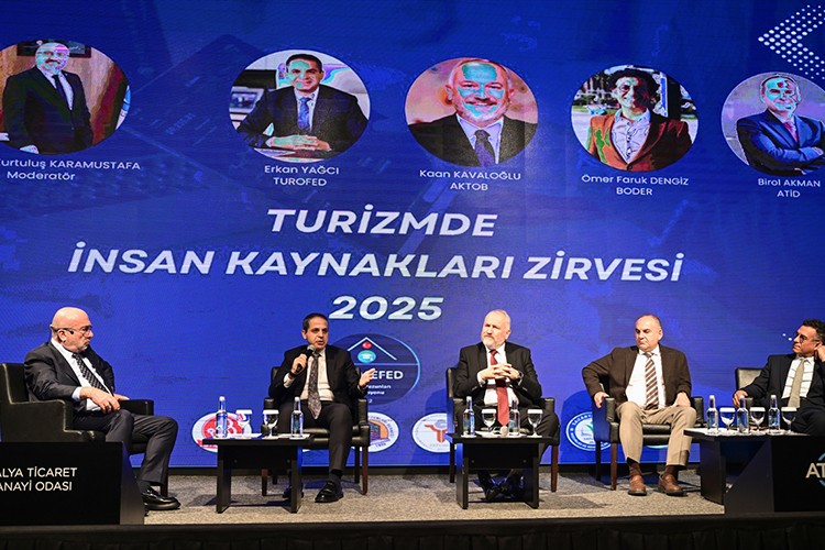 "Turizmde İnsan Kaynakları Zirvesi" Antalya'da düzenlendi