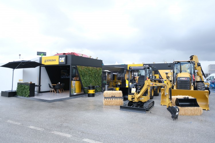 İŞ MAKİNELERİNİ VE BENZERSİZ ÇÖZÜMLERİNİ KONYA TARIM FUARI'NDA TANITTI
