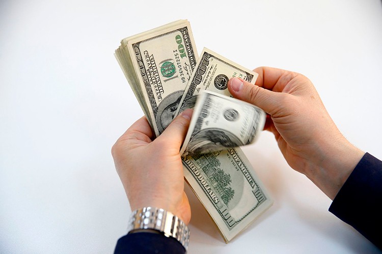 Dolar/TL, 5,7110 seviyesinde