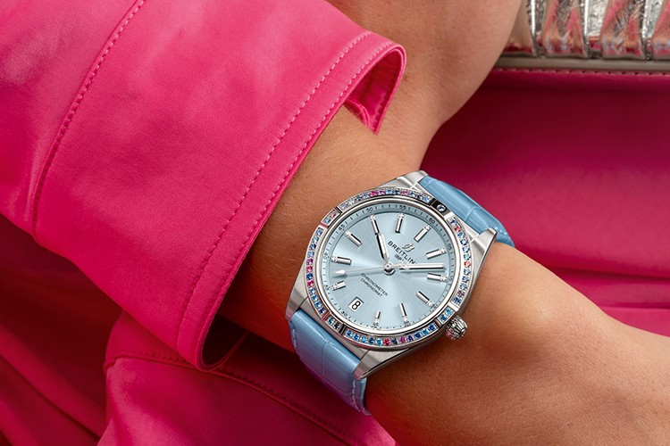 TAG Heuer ve Breitling'den Zamansız Heyecanları ile Anneler Günü'ne Özel Saat Seçkileri