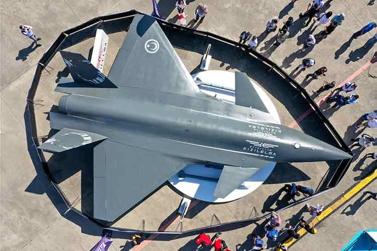 Selçuk Bayraktar'dan "Bayraktar Kızılelma" paylaşımı