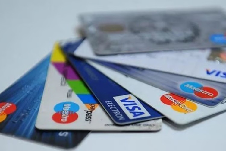 Kartlı ödemeler şubatta 2,2 trilyon lira oldu