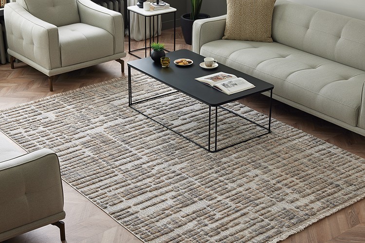 Sıcak ve ışıltılı evler Divanev'de