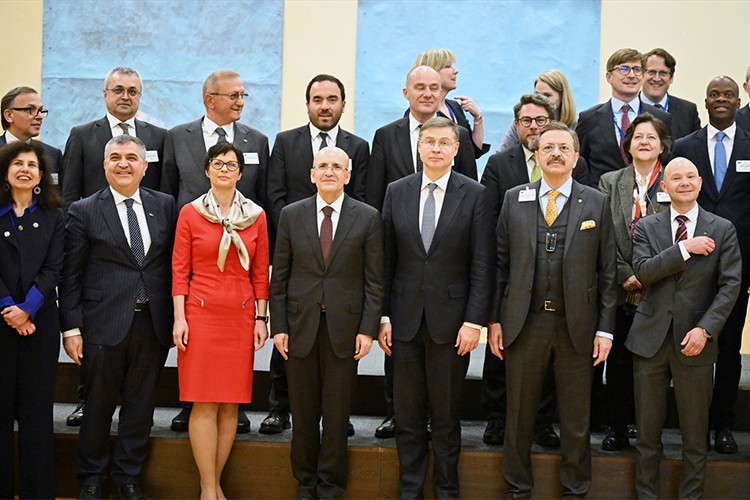 Türkiye, hem bir aday ülke hem AB'nin kilit bir ortağıdır"