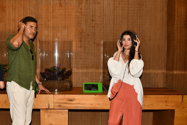 Aslıhan Güner-Mert Kılıç çifti bitkilerin sesini dinledi