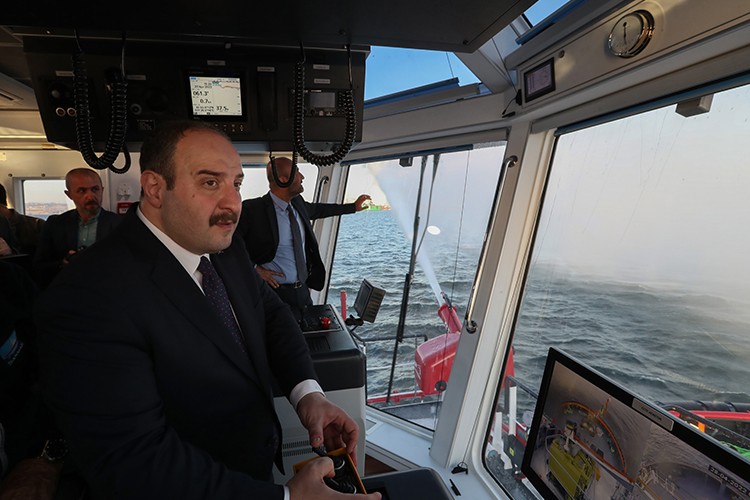 "Türkiye 2 milyar dolarlık gemi ihracatına imza attı"