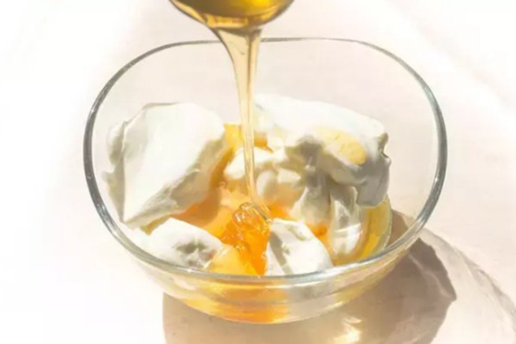 Tatlı krizi mi? Ballı yoğurtla sağlıklı çözüm