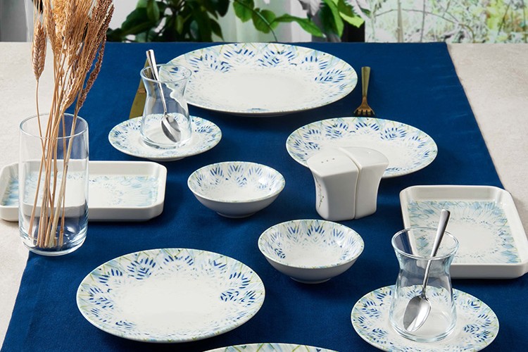 Porselen koleksiyonları göz kamaştırdı