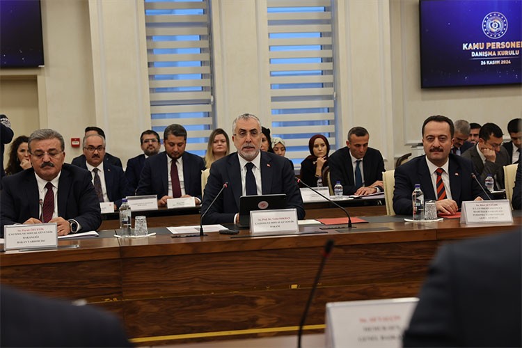 "Kamu personelimizin lehine çok sayıda değişikliğe imza atıldı"