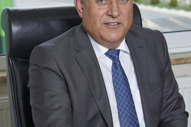 Ülkeye hizmet dünya ile rekabet