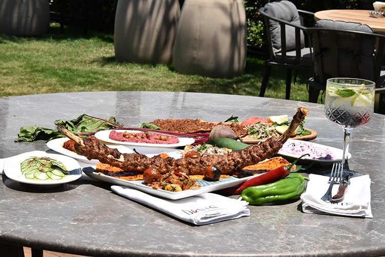 Damaklarda iz bırakıyor