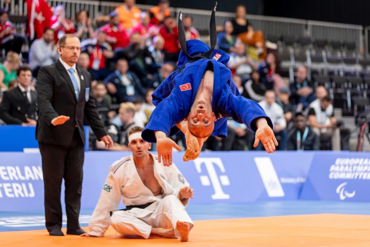 Türkiye Milli Paralimpik Komitesi'nden Yapay Zekâ Destekli Tarihi Marş