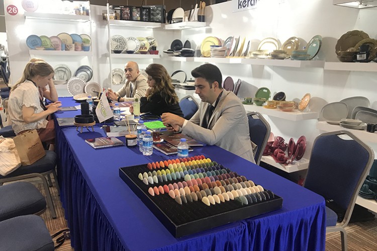 Züccaciye zirvesi üreticiler ilealıcıları Antalya'da buluşturdu