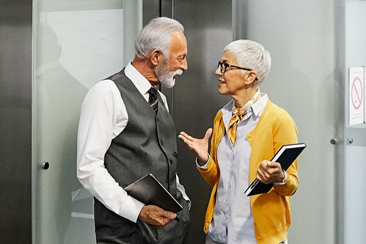 Alman iş gücü piyasasında giderek daha fazla yaşlı insan çalışıyor