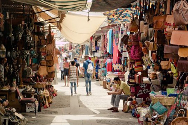 Esnafın borcu 3 ay ertelendi