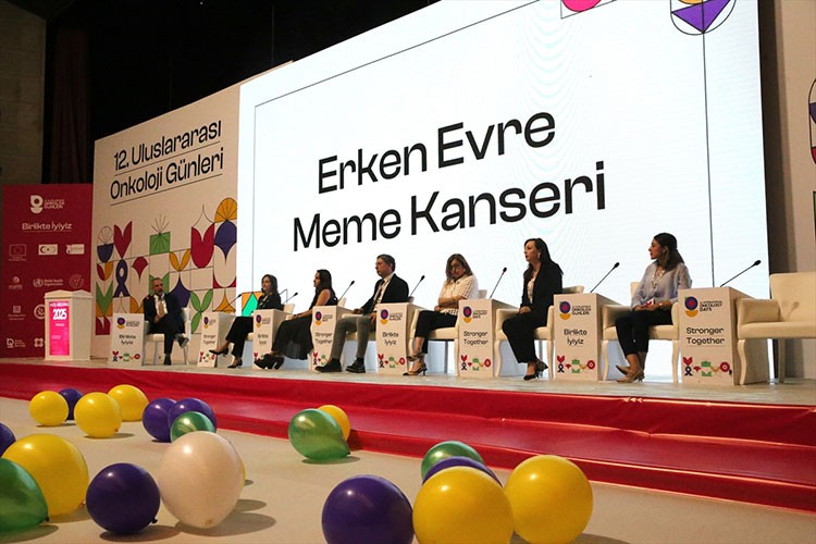 Muş'ta "12. Uluslararası Onkoloji Günleri" etkinliği sürüyor