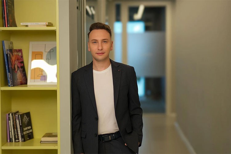 Makine düşündü, kriz başladı