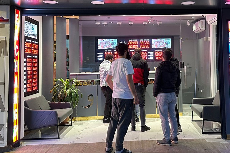 Dolar/TL 47,74 seviyesinden işlem görüyor
