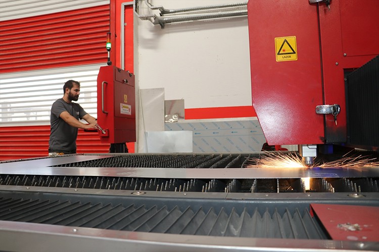 Adana'da imal edilen panolarla Karabağ'da enerji depolanacak