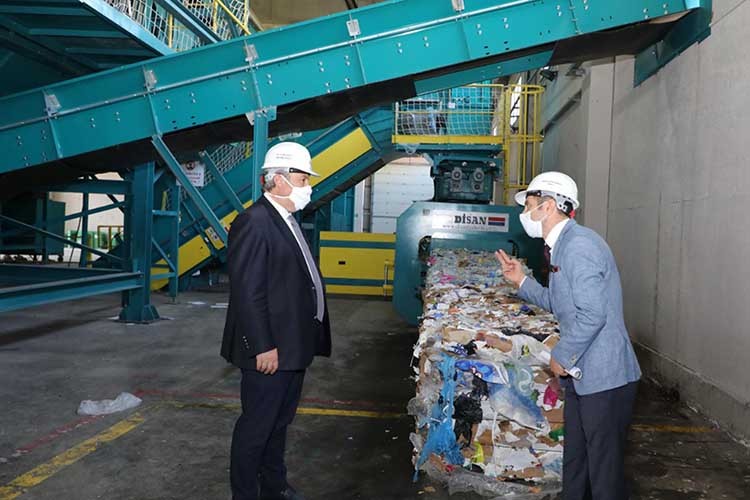 Günlük 25 ton atık toplanıyor