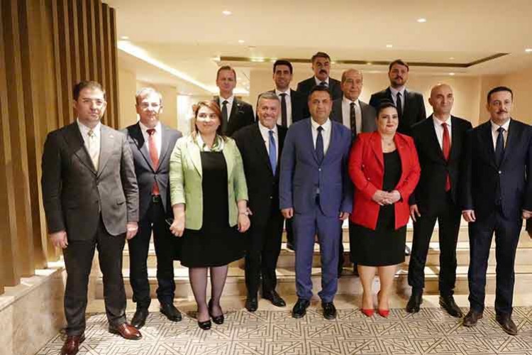 MHP Mersin milletvekilleri adaylarının iftar yemeğine yoğun ilgi