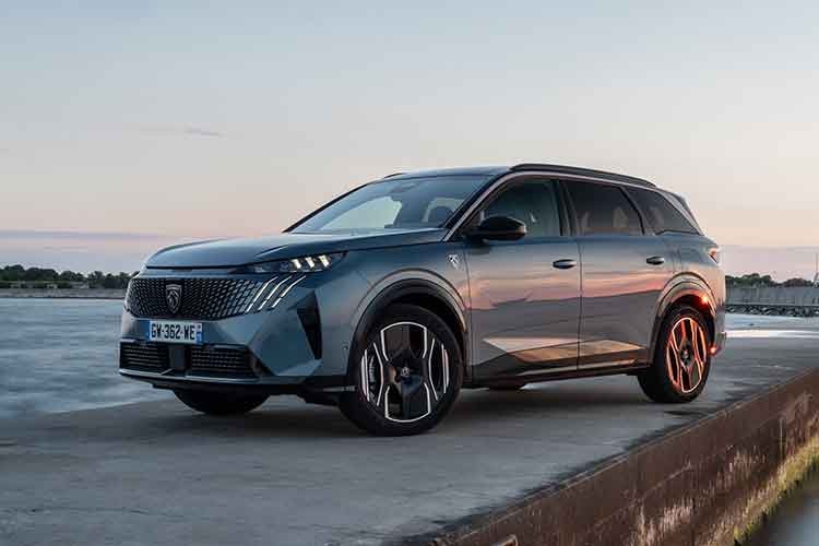 Yeni Peugeot 5008 Türkiye'de