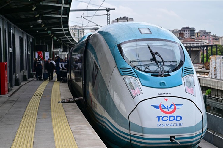 Yüksek hızlı trenlerle 100 milyon yolcu taşındı