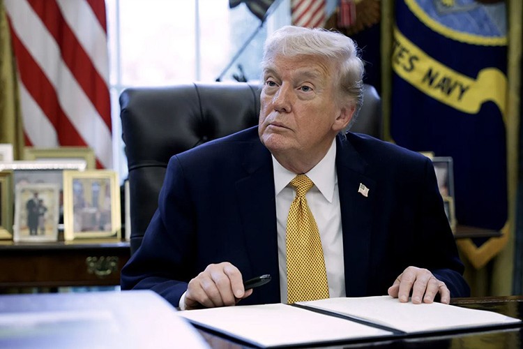 Trump'tan AB araçlarına yüzde 25 vergi geliyor