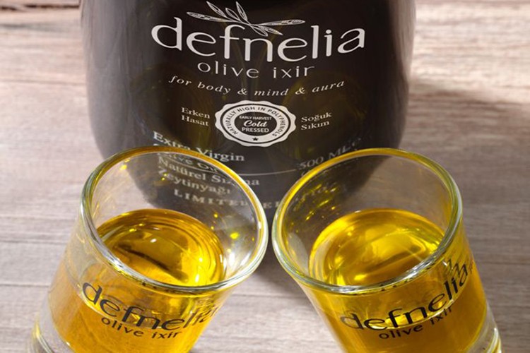 Defnelia, zeytinyağında sağlık ve kaliteyi sanatla birleştirdi