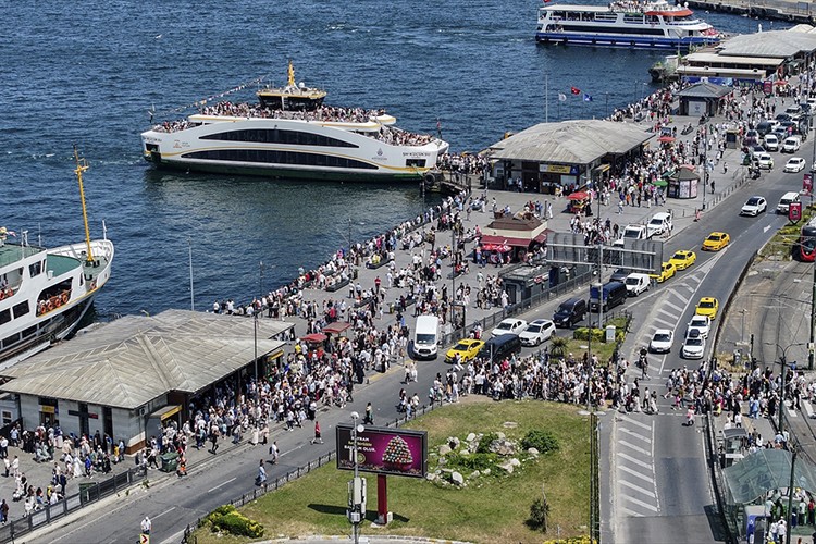 Bayramın üçüncü günü İstanbul'da ziyaretçi yoğunluğu