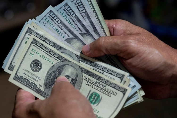 Dolar baskı altında