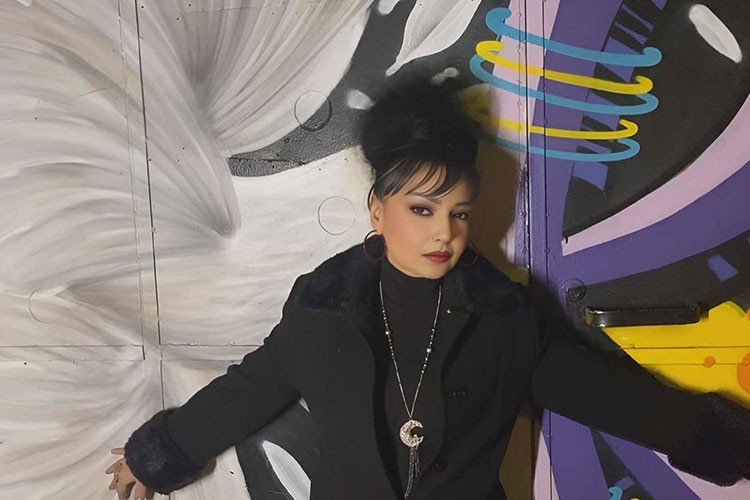 Özbek asıllı Şahsenem'den 2 arabesk