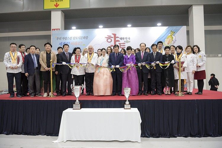 Seul'den madalyalarla döndüler