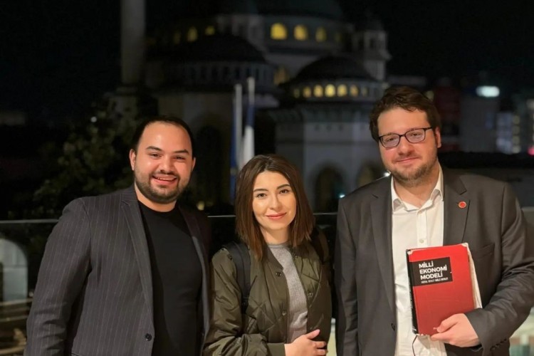 BTP İBB adayı Erdoğanyılmaz'ın yapay zeka projeleri Polonya'lı analistin dikkatini çekti